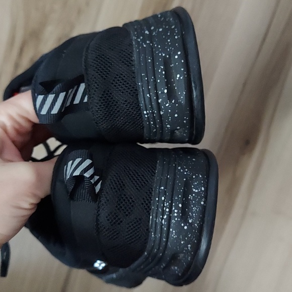 Infinity by Cherokee Women's Fly Black Speckled Athletic Lace Up Shoes - Picture 4 of 7